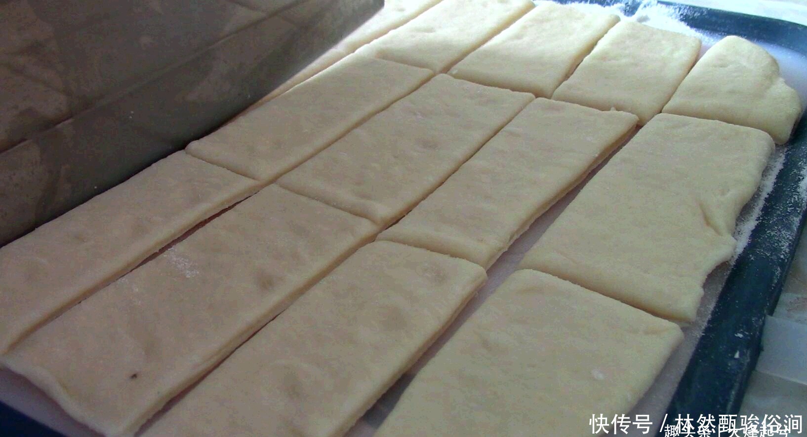 黄豆|1把黄豆2个鸡蛋,做成早餐,比包子简单,比油条好吃,越嚼越香