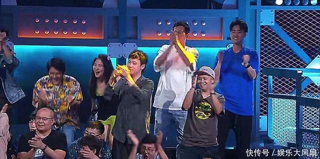 引爆|《脱口秀》总决赛老罗惊艳开场,王勉夺冠,奇怪颁奖礼引爆全场