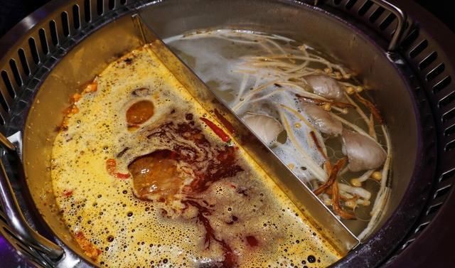  汤锅|吃火锅时，聪明人从不点清汤锅，老板：这一定是行家