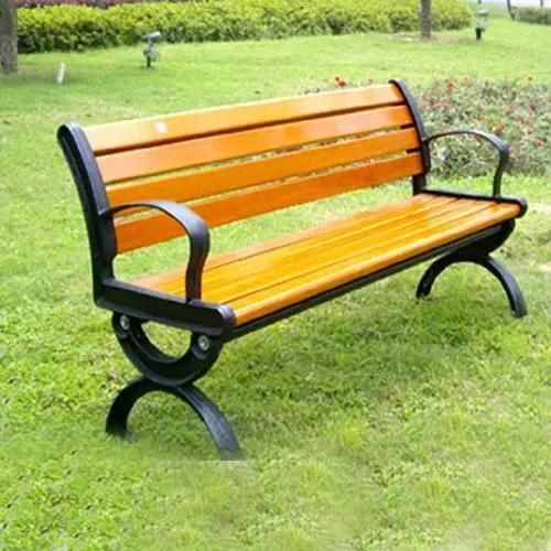  候车|又有孩子被卡住了！这次是火车站候车椅缝隙