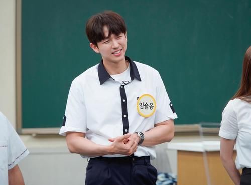  娱乐|天雨路滑？韩男团成员撞毙路人遭警方调查