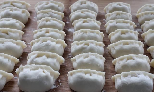  2勺|自制的美味早餐，香软柔滑，比普通水饺好吃更有滋味，特别回味