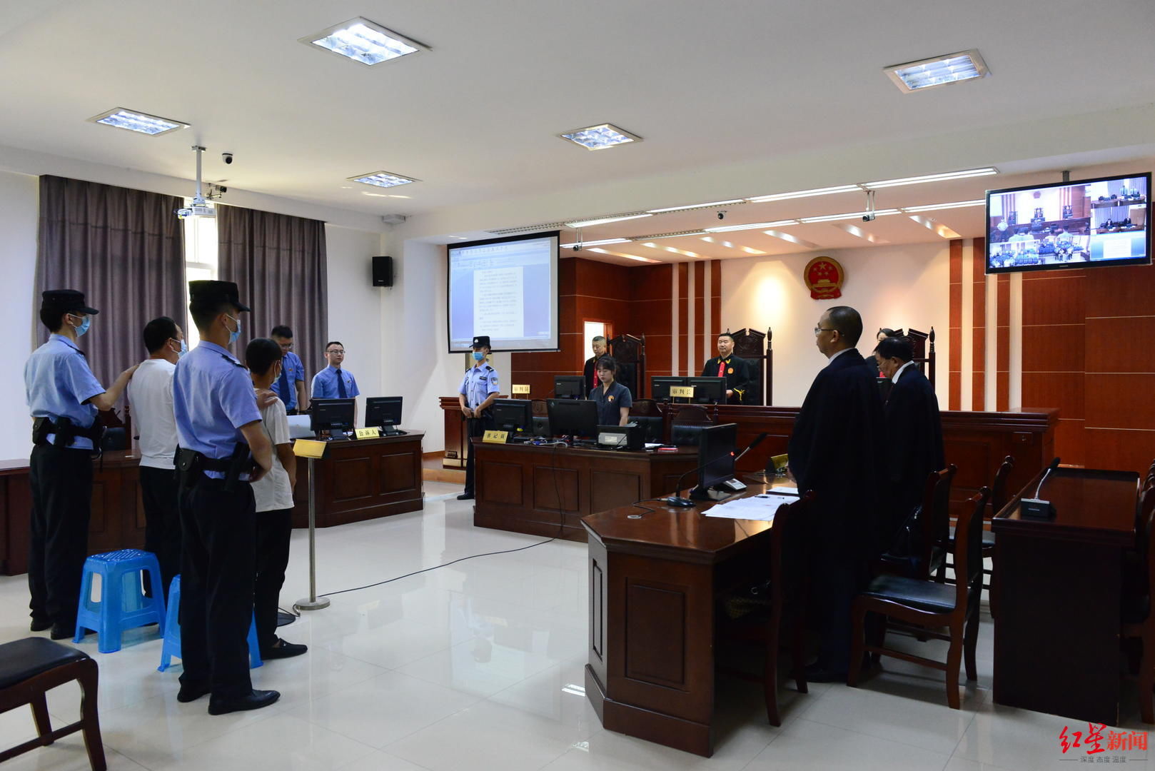 强迫|纠集人员阻工断道、强迫交易等 四川广元一村支书一审被判刑4年