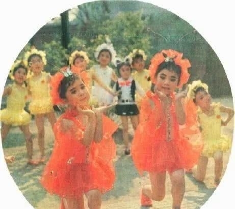 少年儿童|老照片七十年代的少年儿童祖国的花朵