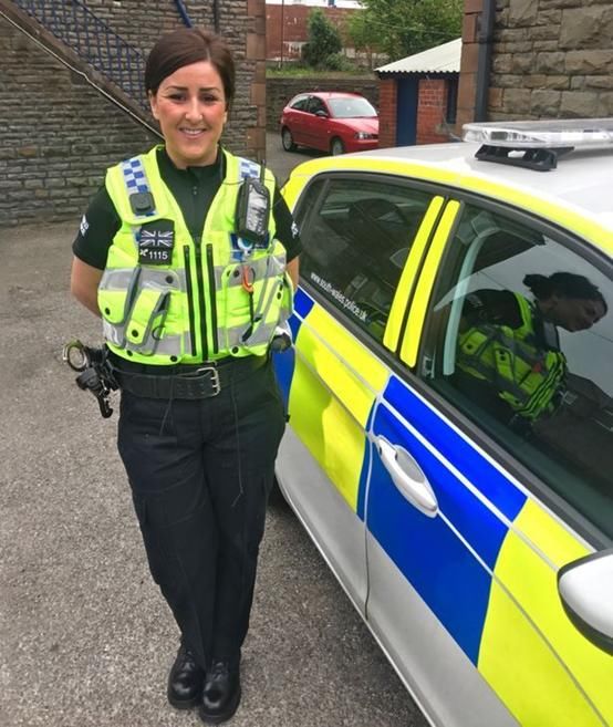  偷拍|英男警察多次偷拍女同事的脚还出轨 男同事们仍帮他保住工作