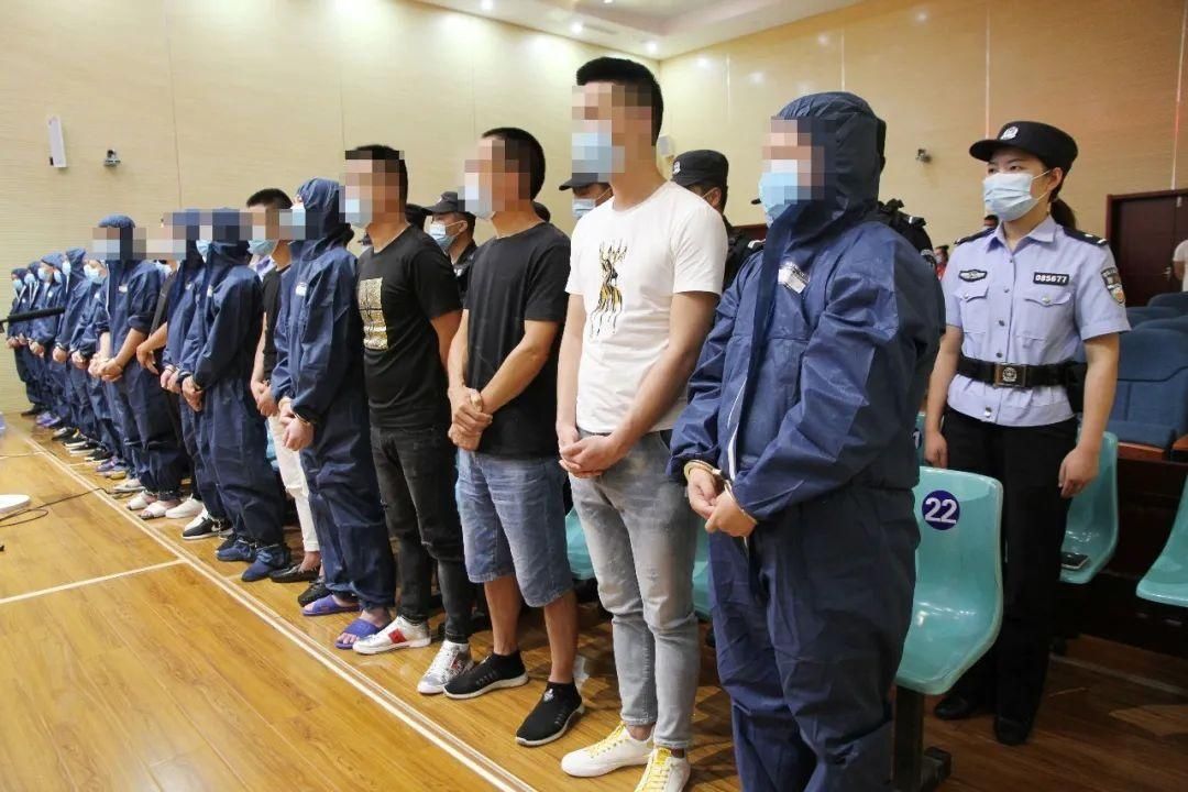 扫黑|扫黑除恶丨22人涉黑案一审公开宣判，首犯获刑20年