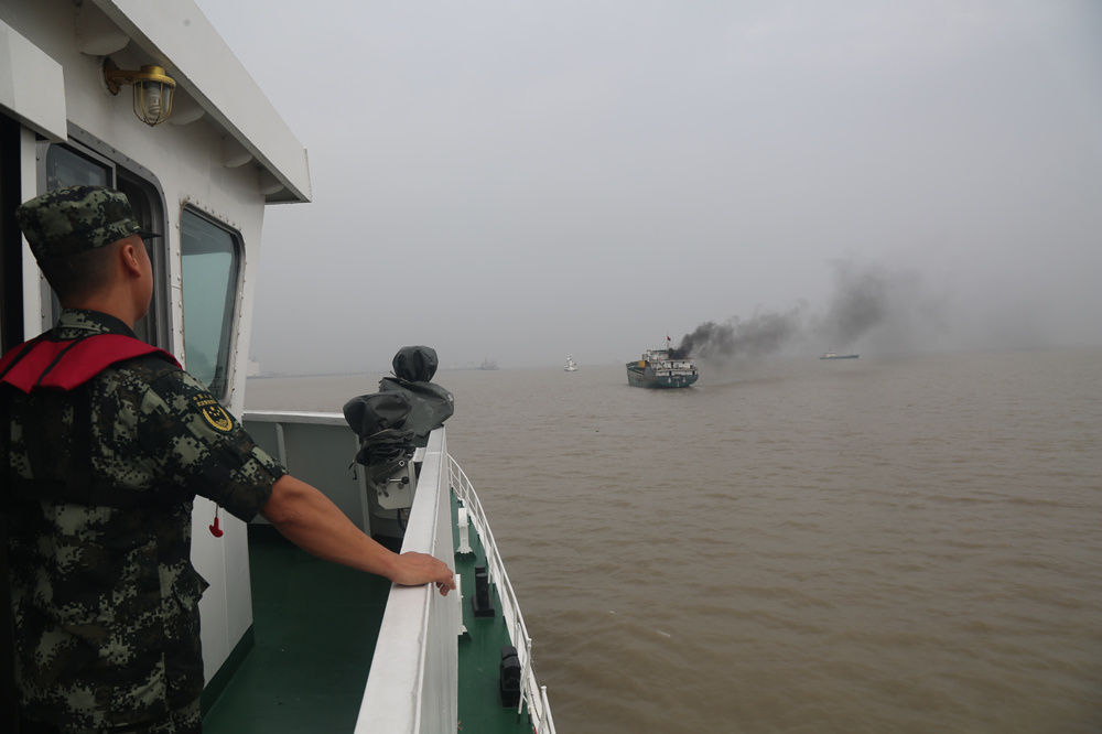  海警|上海海警成功处置一起船舶失火警情 挽救8人生命