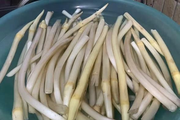  美食|三伏天多吃此菜，称“穷人版阿胶”，除老雀斑，润肤，补血又减龄