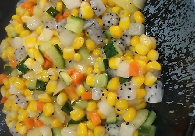  简单|一盘酸甜爽口的果味玉米粒，制作简单又好吃，小朋友们的最爱