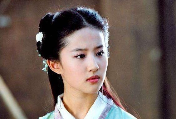  娱乐圈|经典古装造型：赵丽颖杨紫杨幂刘亦菲刘诗诗唐嫣，谁最仙气飘飘？