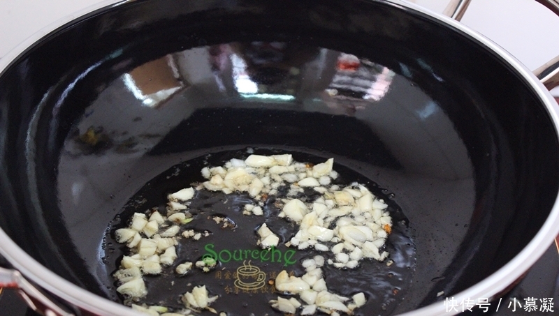 好吃|炒油麦菜时,多加一步,翠绿爽口,清香味美,比饭店还好吃