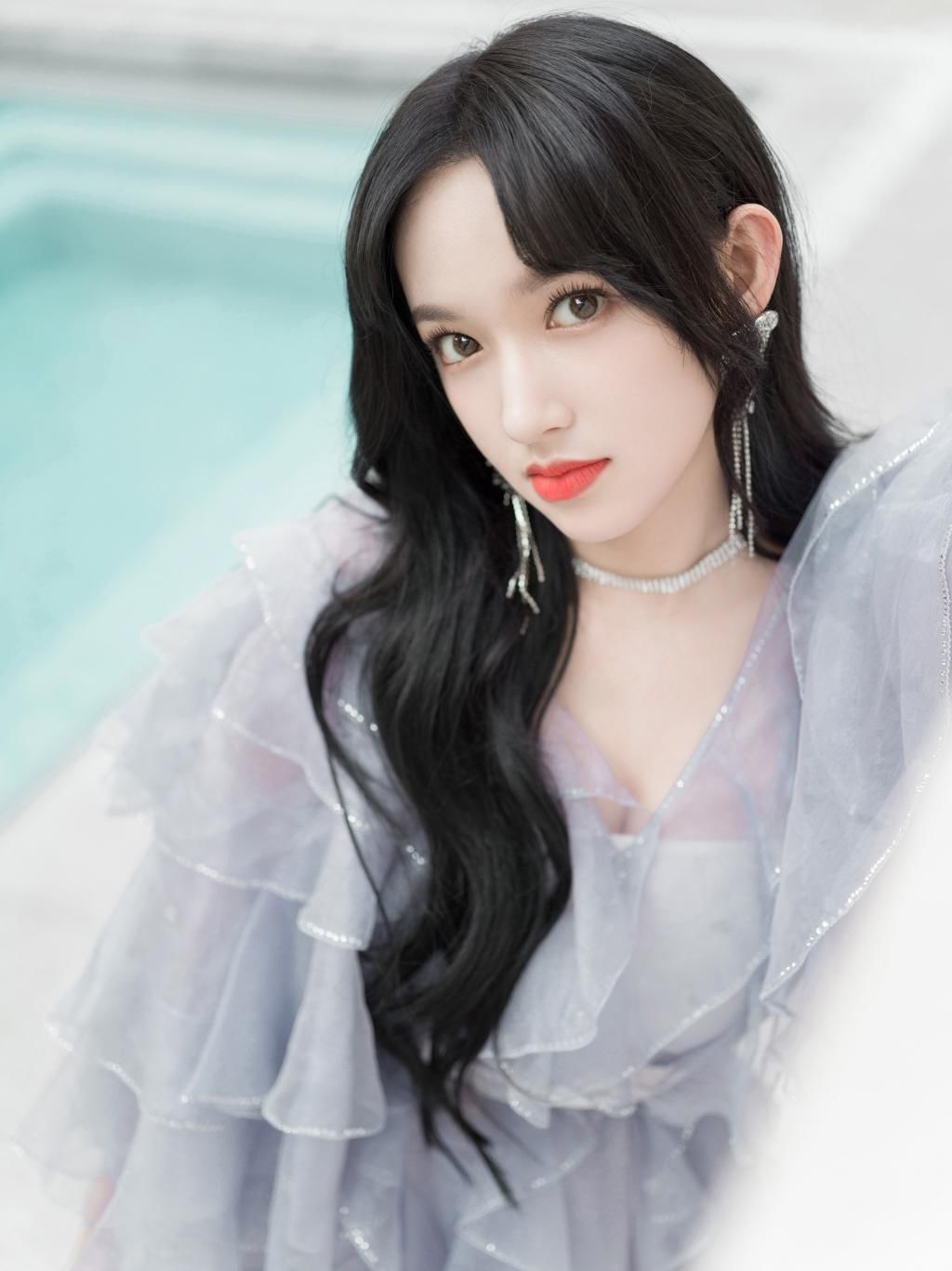  亮相|程潇再任舞蹈导师 梦幻纱裙亮相《少年之名》成团夜 仙美动人