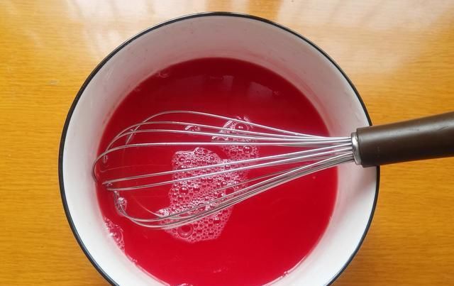  西瓜汁|西瓜买回来别直接吃，换个小花样，口味升级，清凉软嫩好消暑