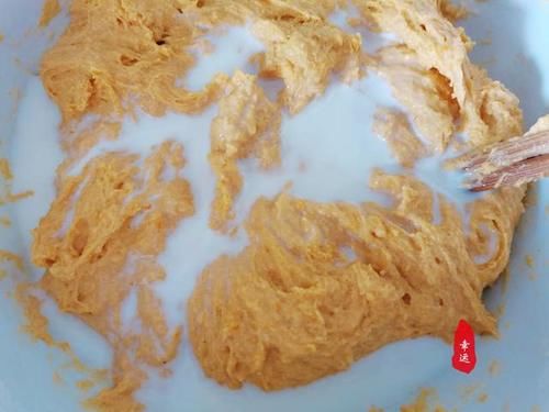 混合面|南瓜混合面奶香发糕，有营养又蓬松暄软不塌陷，口感佳老少皆宜