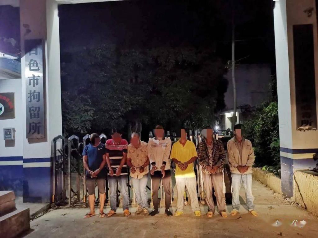 民房|靖西农村一民房内聚赌,这7名赌徒挨了