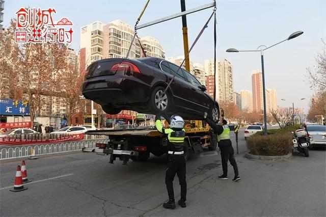 抓拍|创城进行时｜开车怎样不违停，看看交警怎么说！