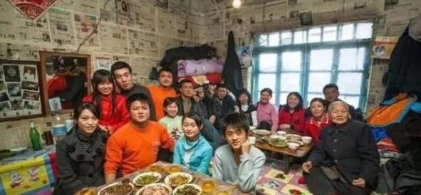 东北|以前的东北农村，不少家庭都是一家人睡在一个炕上，会不会尴尬？