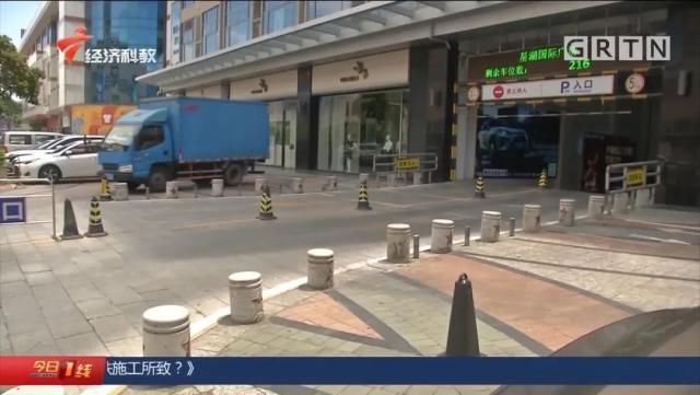  新手|新手司机把车开上石墩“表演跳桩”，路人：咋做到的？