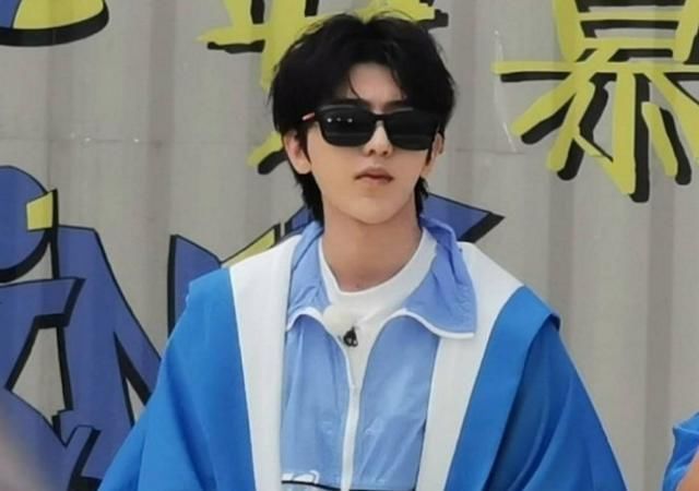  录制|《奔跑吧》青岛录制路透，00后爱豆扎堆，见坤坤农农拉手照沸腾了