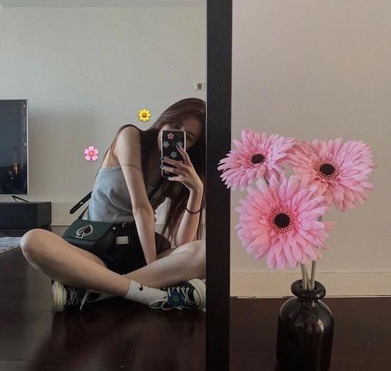 模板|“中国泫雅”火上热搜 宋妍霏才是白富美终极穿搭模板