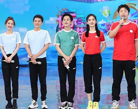  快本|快本下期“未播先火”，嘉宾个个是大咖，看清是谁后：我滴个乖乖