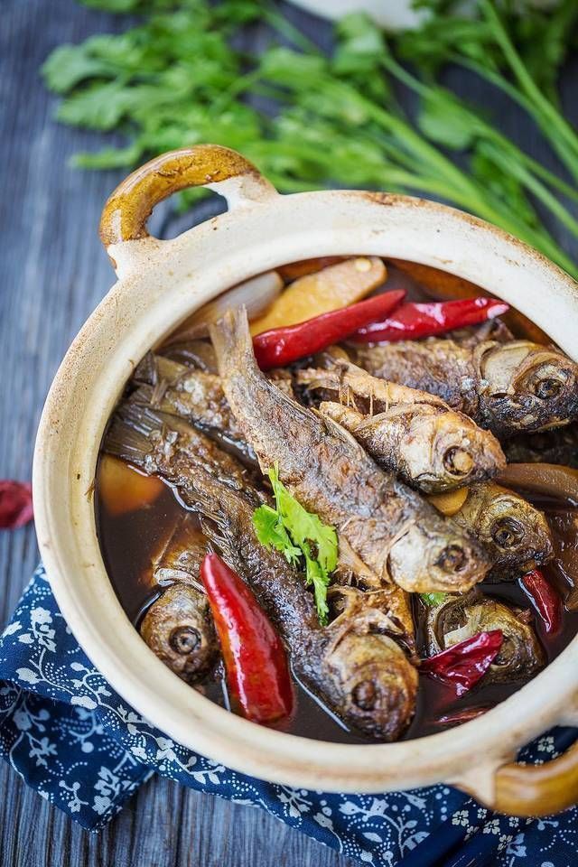 小鲫鱼|鲫鱼无刺如何做得到放一点它,从头吃到尾连渣都不剩