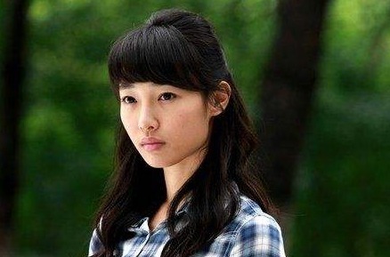 父亲|“一指禅女王”陨落记