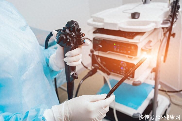 院士肺腑之言癌症别轻易开刀(我国每天6000多人死于癌症，院士忠告：45岁以后，5件事不能马虎)
