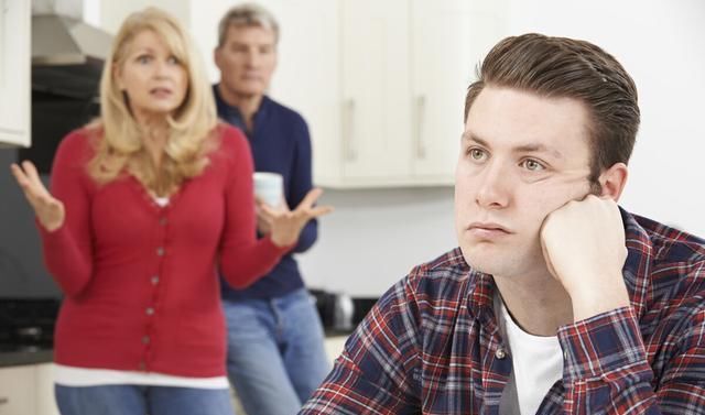 老伴儿|“爸，你老糊涂了，财产给二婚老伴儿不给我们？”老人：我很清醒