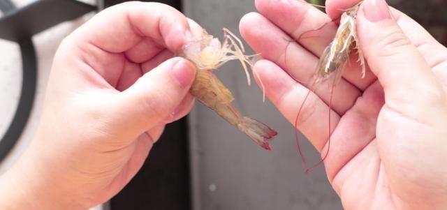  鲜味|鲜味十足的紫菜虾滑汤，适合各种人群，补钙有营养，好吃还不长胖