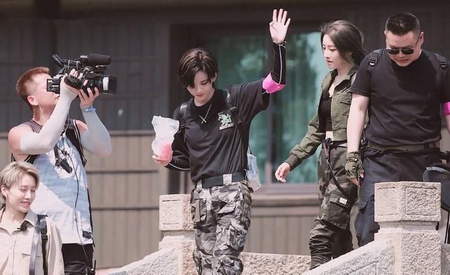  男团|《极限挑战》大结局看点：邓伦哭了，虞书欣带THE9见证男团内斗