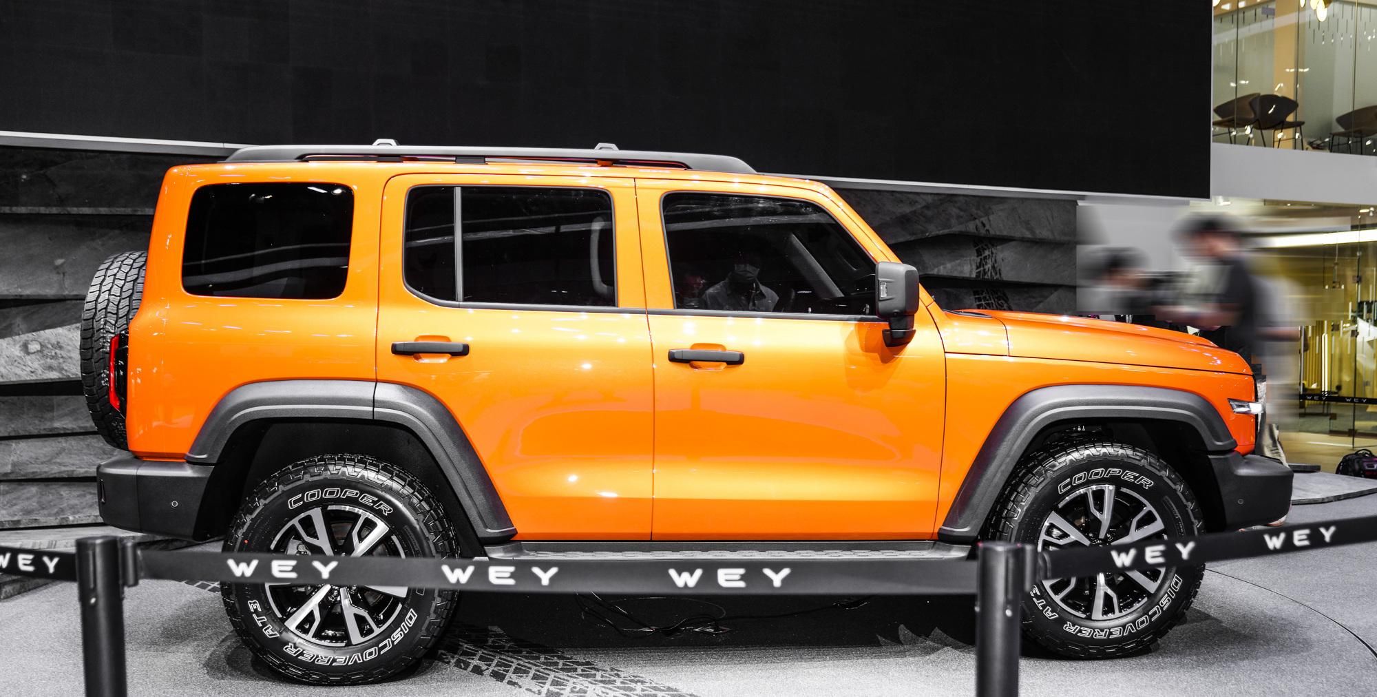 硬派越野车|中国人终于有自己的豪华越野车了！WEY 坦克300发布！