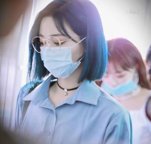  喻言|THE 9平均年龄21.6岁，许佳琪成年龄担当，她是忙内