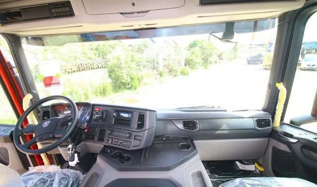  机场|500马力原厂双排 国内首辆斯堪尼亚P500 XT 6x6机场消防车底盘