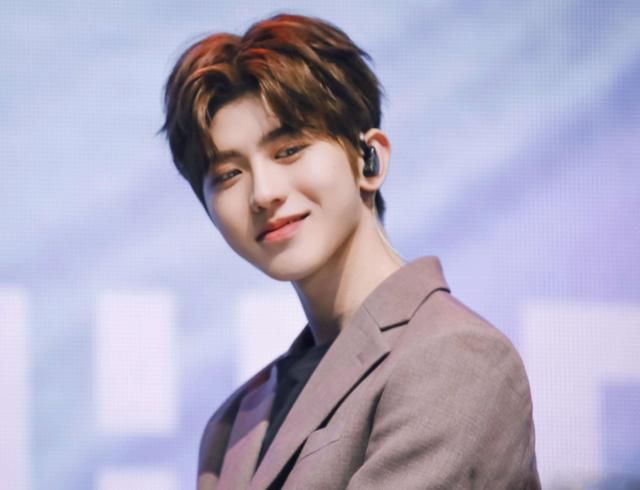  当下|当下“最火”综艺嘉宾排行：蔡徐坤无缘前5，杨洋第4，榜首真王者