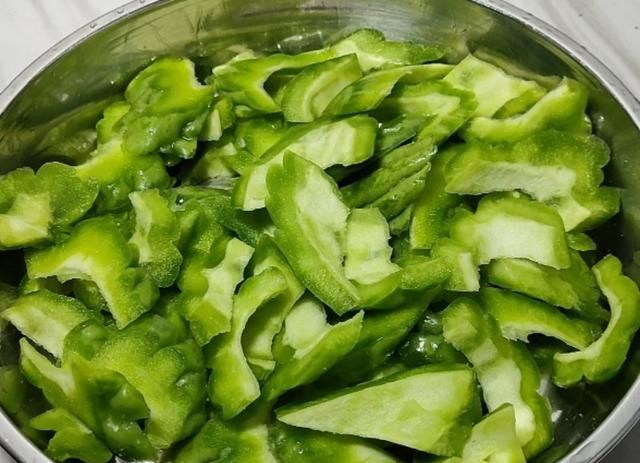  香浓|鱼和苦瓜天生一对，这客家做法超下饭，香浓入味又不苦，太好吃了