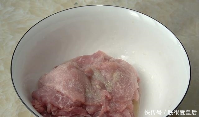 解馋|土豆新吃法,不炒不用炖,酸甜又开胃,孩子三天两头点名吃,解馋