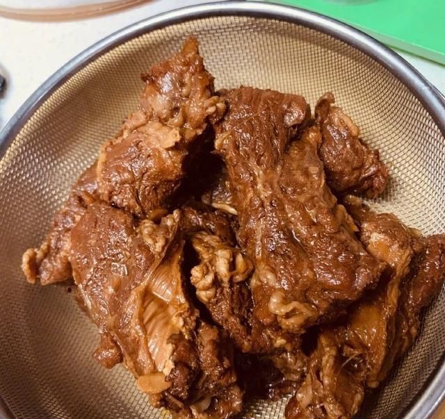  胃口|孙越晒午餐，这味道最对北方人胃口，网友：堪称主食大团圆