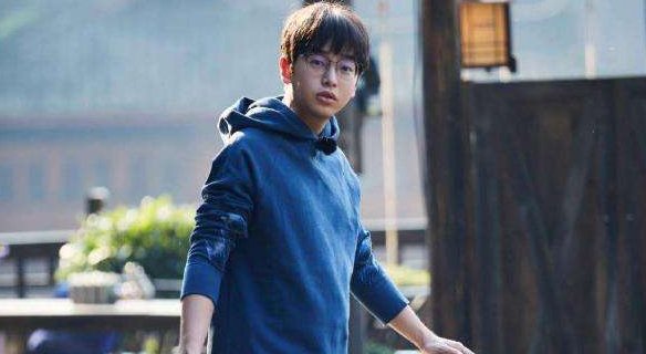 高考|彭昱畅问张子枫: 参加高考有什么感受? 妹妹的回复超好笑, 感同身受