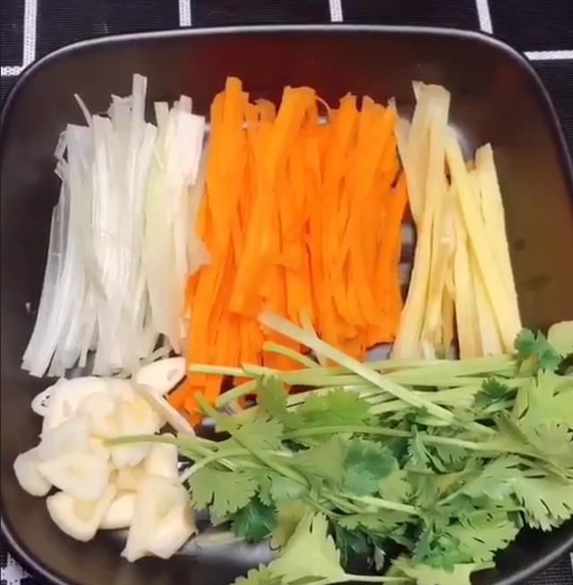  好吃|怎么吃都好吃，大人小孩都爱吃，东北馆子必点一道菜——锅包肉