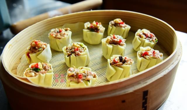  好吃|比包子饺子都容易做的烧麦，好吃好看全家抢着吃