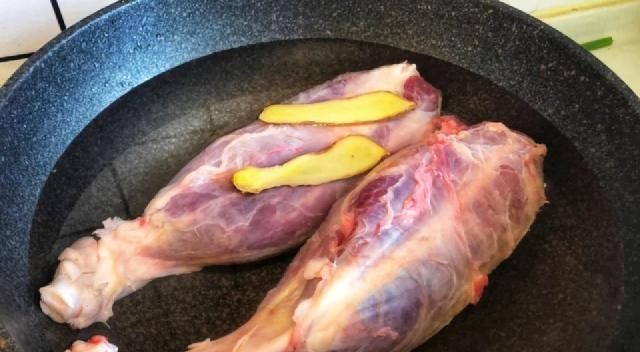  牢记|卤肉店的酱牛肉为何酱香肉嫩? 牢记4个窍门, 教你卤制酱牛肉方法