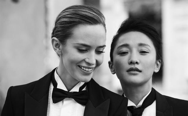  女士|周迅首封惊世而来，黑白大片难掩出尘姿容，网友：热心市民周女士