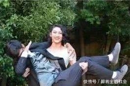 凉爽|妹子,你这衣服是咋穿的?看着都凉爽