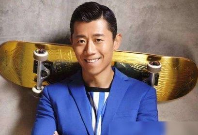  影帝|32岁嫁给最年轻影帝，十年婚姻有11个孩子，今42被老公宠成公主