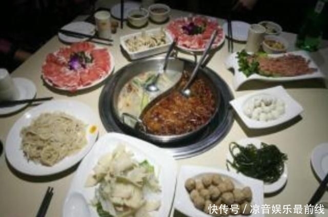 后才|15人聚餐吃火锅点10道菜,在包间4小时后才出来,结账后老板傻眼