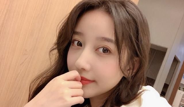  看中|《非诚勿扰》的＂最美观众＂，被导演看中后力捧，如今她怎样了？