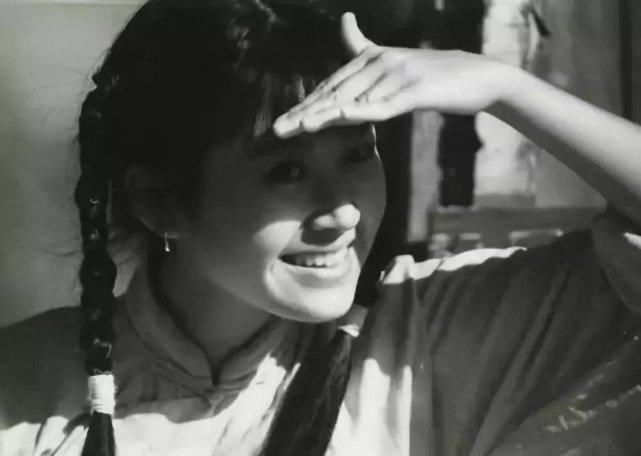 来说|年龄，对于许晴来说，不是束缚，而是成熟的标志，就像一朵开到最美的牡丹