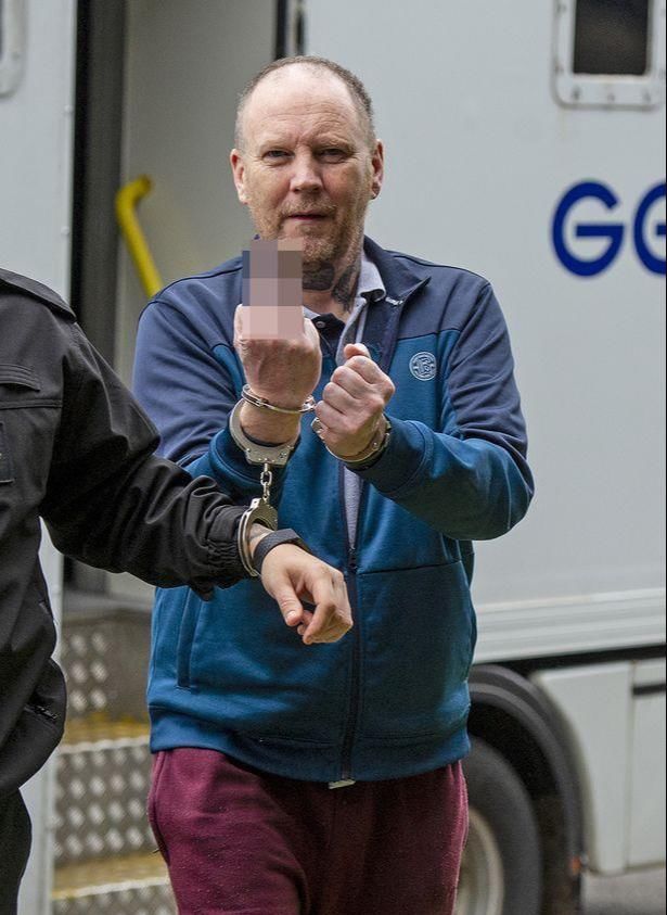  放过|英国男子当9岁女儿面怒打死偷车贼，女儿撕心裂肺大喊：放过他