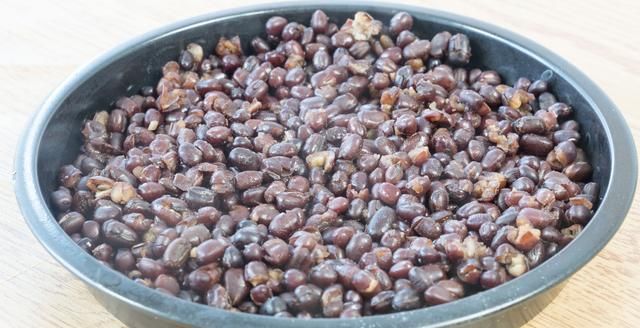  做法|红豆饼不一样的做法，外面根本买不到，简单又好吃，4分钟就出锅